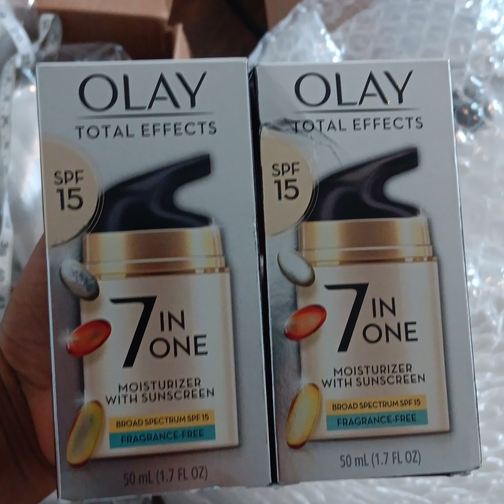 2 pack of  Olay total effects spf 15